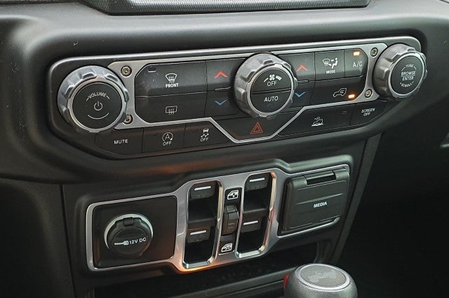 2023 Jeep Wrangler Sahara Altitude