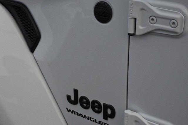 2023 Jeep Wrangler Sahara Altitude