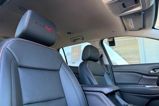 2022 GMC Acadia AT4