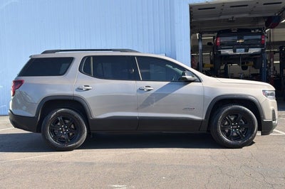 2022 GMC Acadia AT4
