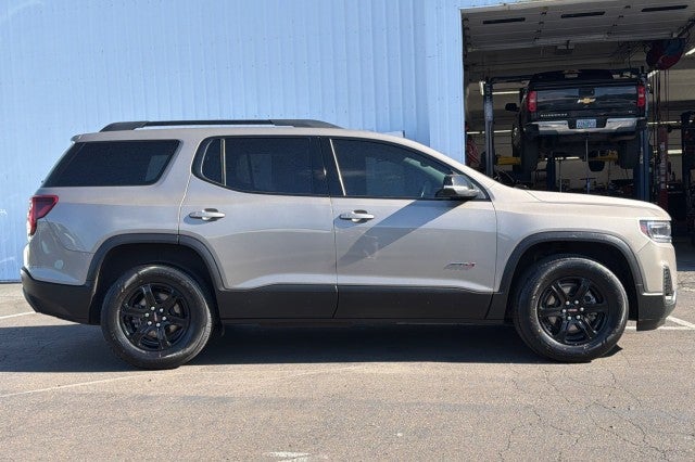 2022 GMC Acadia AT4