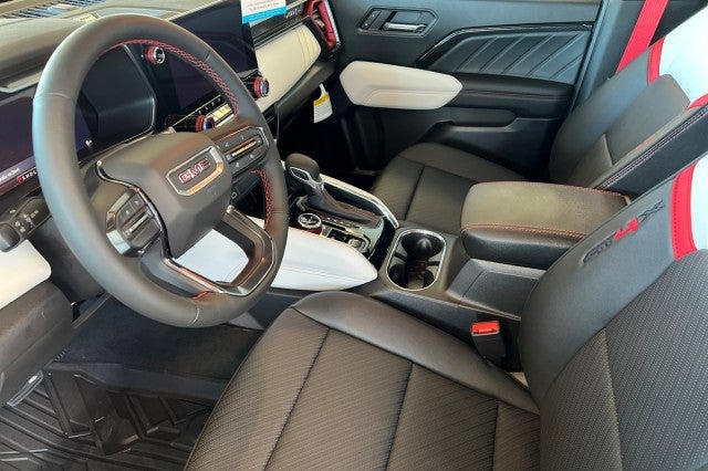2025 GMC Canyon AT4
