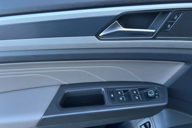 2022 Volkswagen Atlas Cross Sport 3.6L V6 SEL R-Line