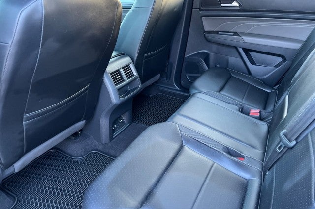 2022 Volkswagen Atlas Cross Sport 3.6L V6 SEL R-Line