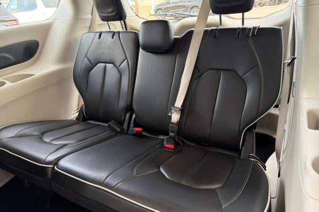 2023 Chrysler Pacifica Hybrid Limited