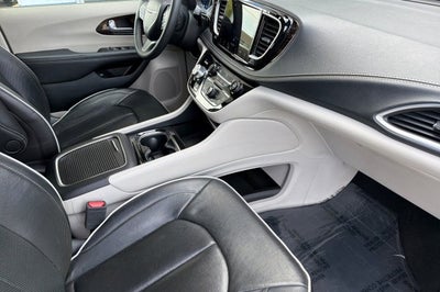 2023 Chrysler Pacifica Hybrid Limited