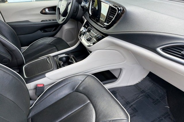 2023 Chrysler Pacifica Hybrid Limited