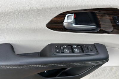 2023 Chrysler Pacifica Hybrid Limited