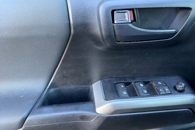 2022 Toyota Tacoma 4WD SR
