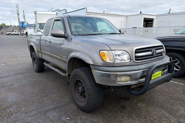 Used 2000 Toyota Tundra LIMITED with VIN 5TBBT4819YS050000 for sale in Lebanon, OR