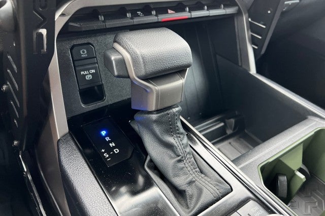 2022 Toyota Tundra 4WD SR5