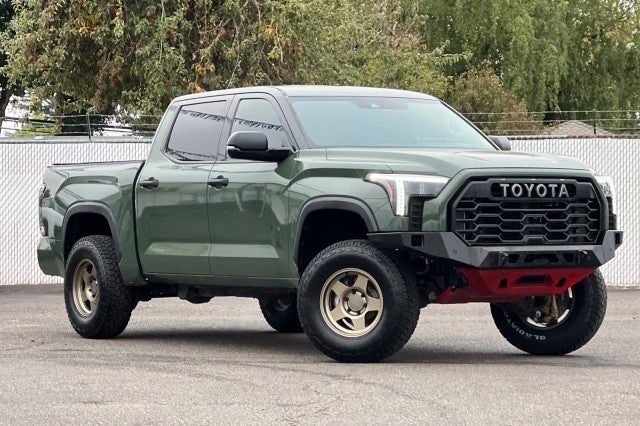 2022 Toyota Tundra 4WD SR5