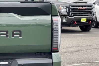 2022 Toyota Tundra 4WD SR5