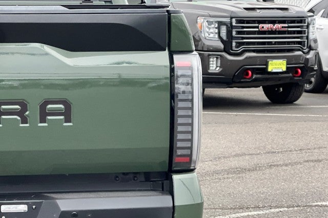 2022 Toyota Tundra 4WD SR5