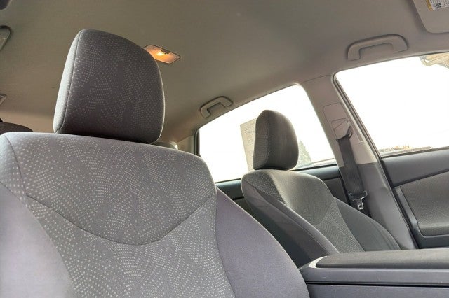 2014 Toyota Prius v Two