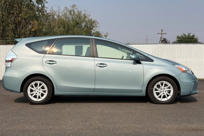 2014 Toyota Prius v Two